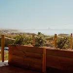 The Salty Surf & Yoga Ferrel (Leiria)