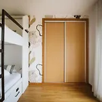 The Salty Surf & Yoga Hostel Ferrel (Leiria)