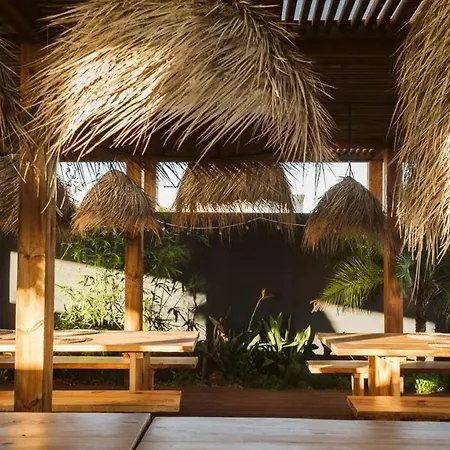 The Salty Pelican Yoga & Surf Retreat Otel 4*