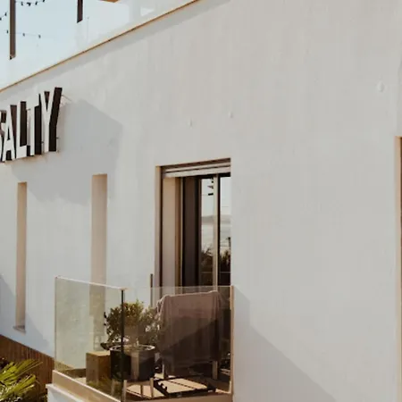 The Salty Surf & Yoga Albergue