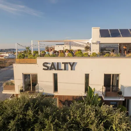 Ostello The Salty Surf & Yoga Ferrel (Leiria)