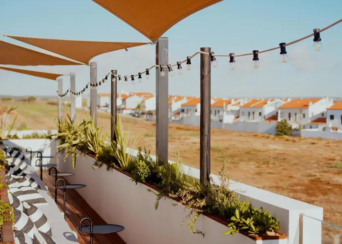 The Salty Surf & Yoga Ostello Ferrel (Leiria)