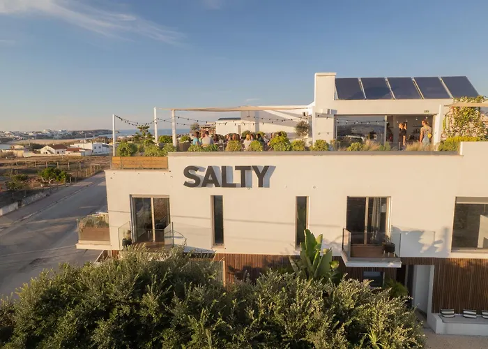 Ostello The Salty Surf & Yoga Ferrel (Leiria)